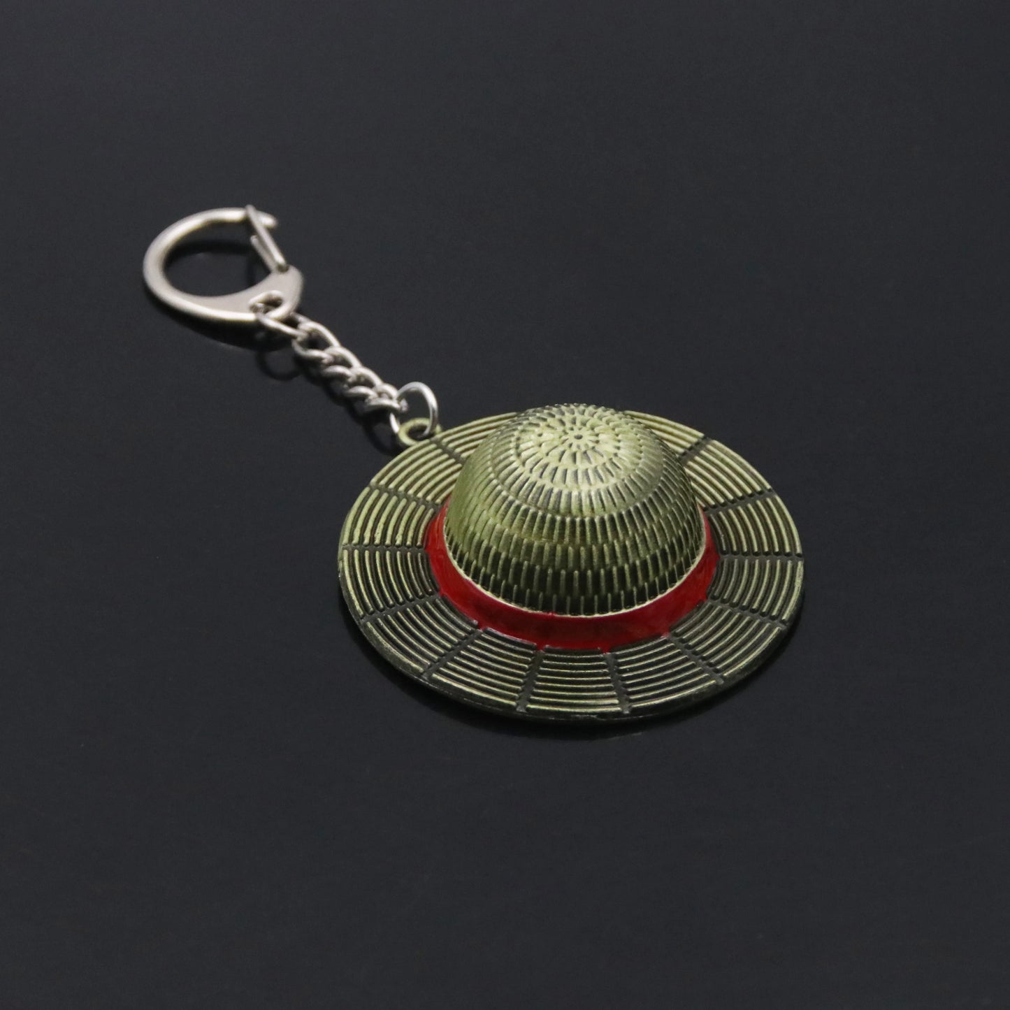 One Piece Metal Straw Hat Keychain – Stylish Cosplay Accessory & Collectible Gift!